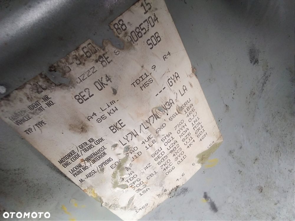 drzwi  AUDI A4 B6 SEDAN 04R 1.9D klapa ,lampy.... - 8