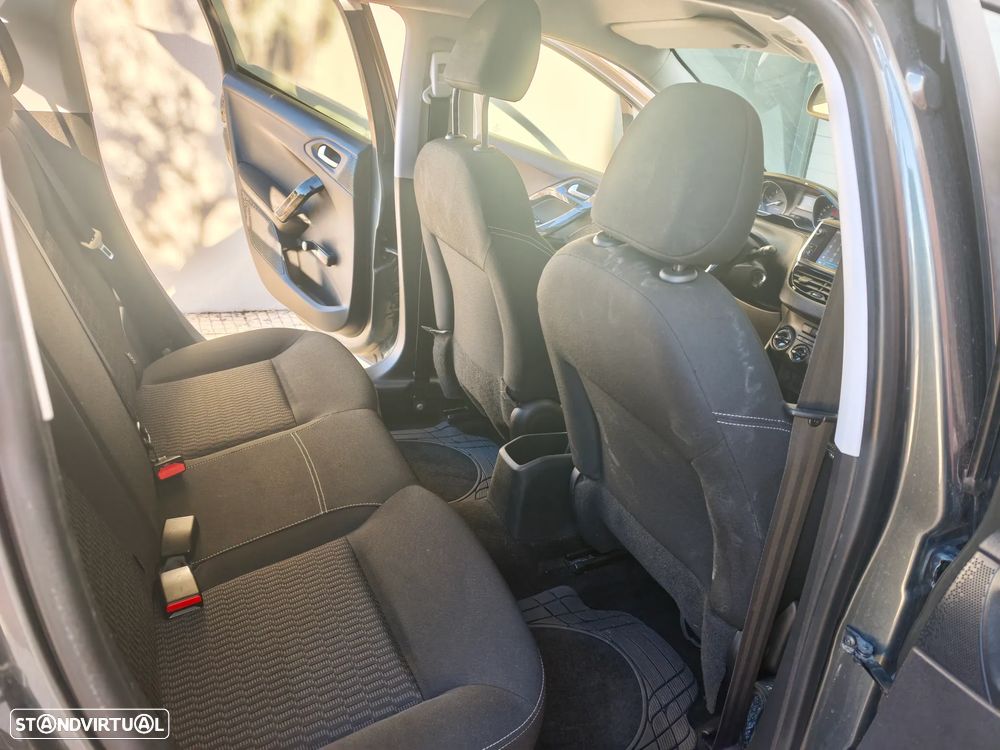 Peugeot 208 1.6 BlueHDi Style - 8