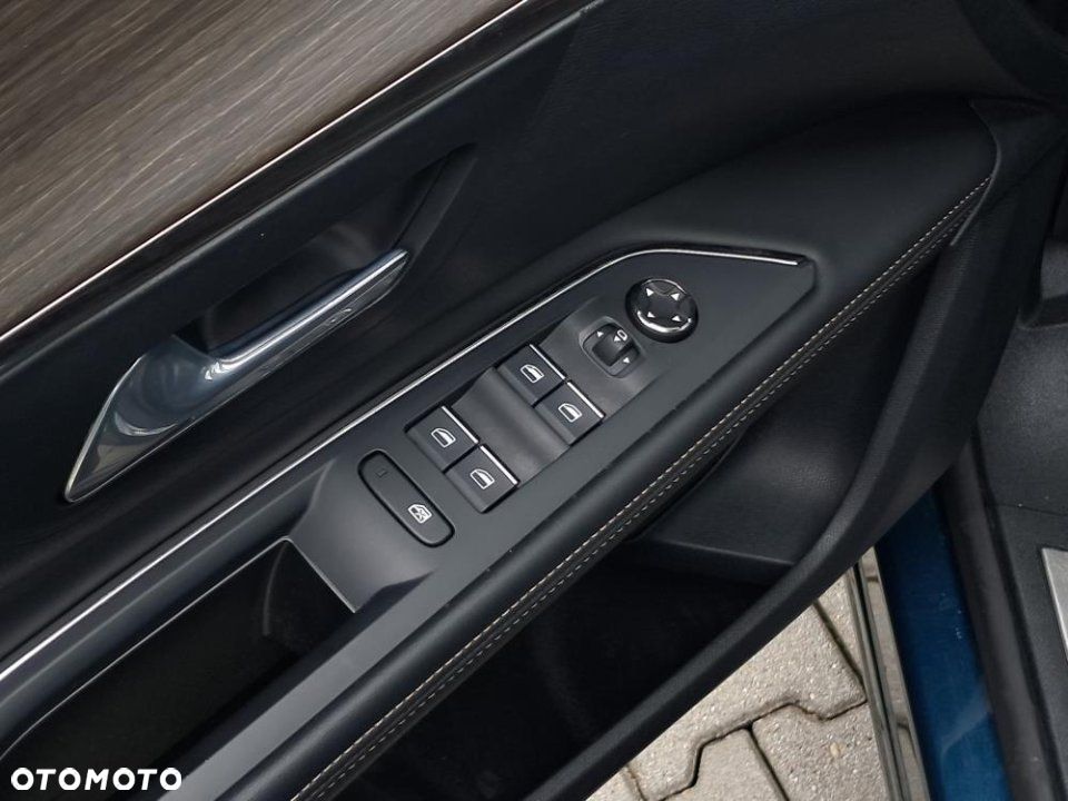 Peugeot 5008 - 24