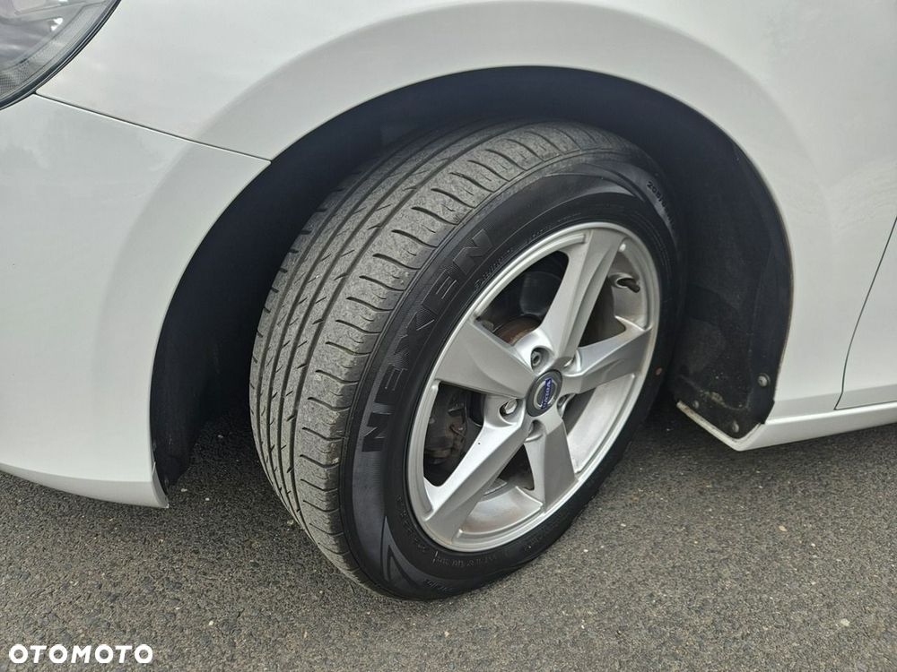 Volvo V40 D2 Momentum - 22