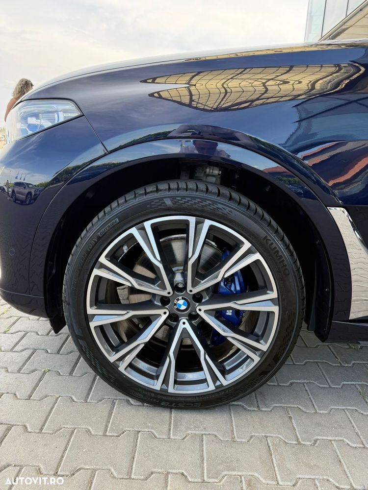 BMW X7 - 7