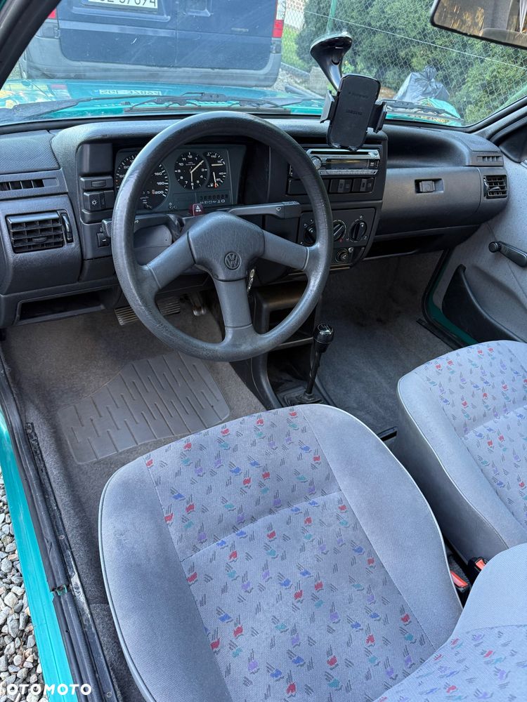 Volkswagen Polo 1.0 CL - 12