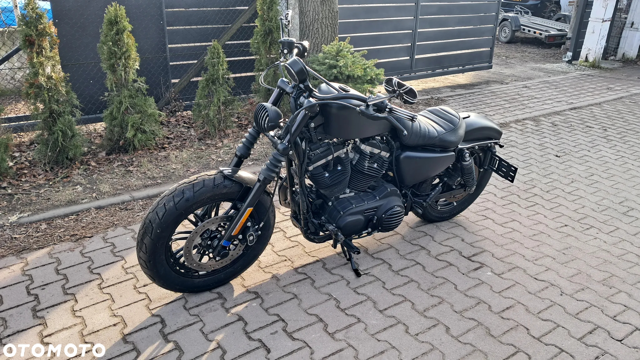 Harley-Davidson Sportster Iron 883 - 3