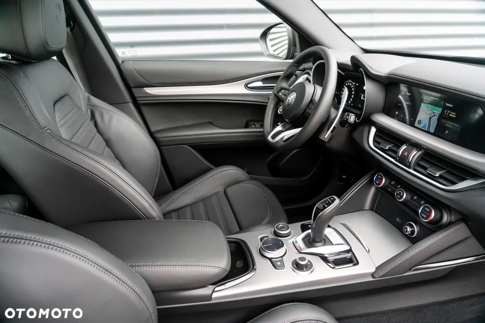 Alfa Romeo Stelvio 2.0 Turbo Veloce Q4 - 11
