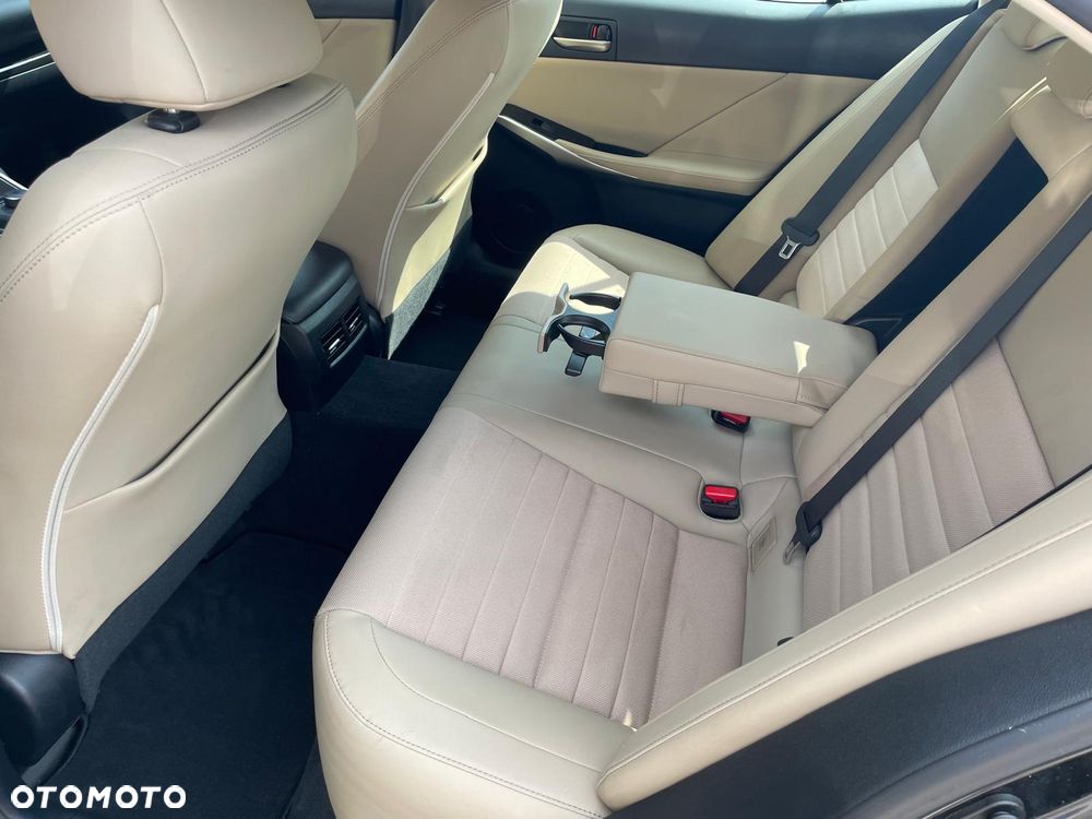 Lexus IS 200t Elegance - 5