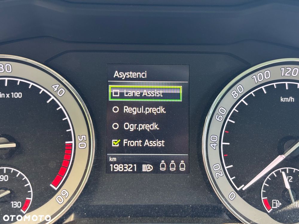 Skoda Superb 2.0 TDI SCR Style DSG - 27