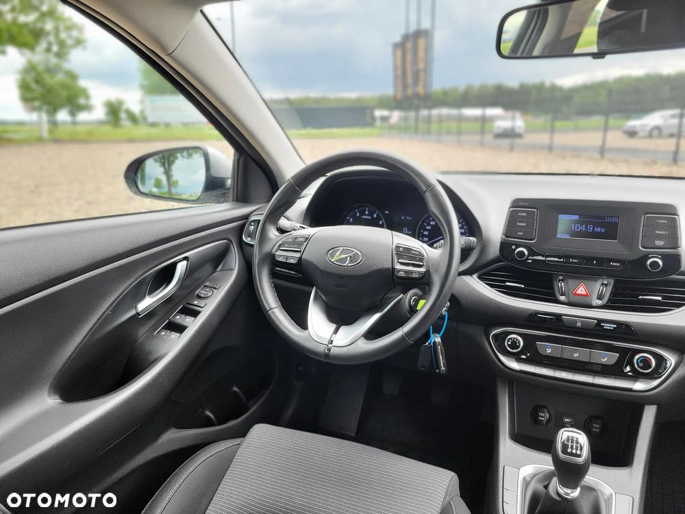 Hyundai i30 1.5 DPI Classic + - 10