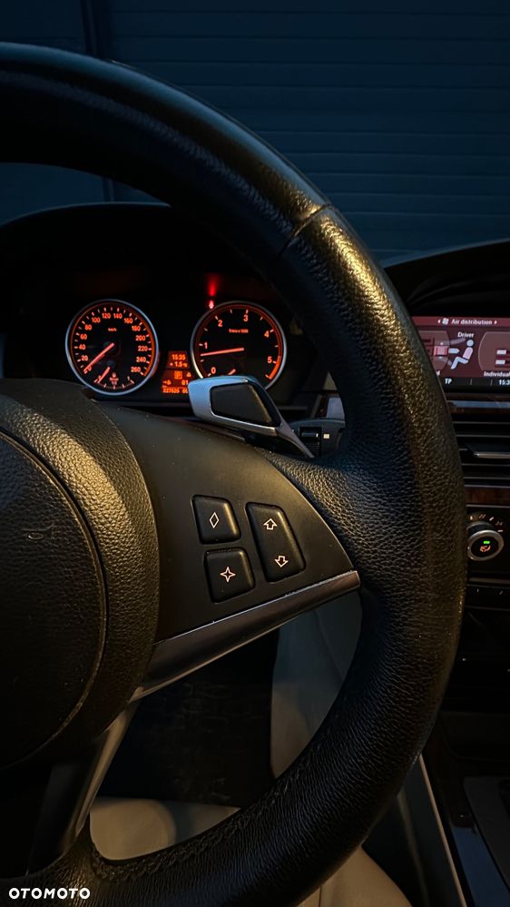 BMW Seria 5 535d Sport-Aut - 28