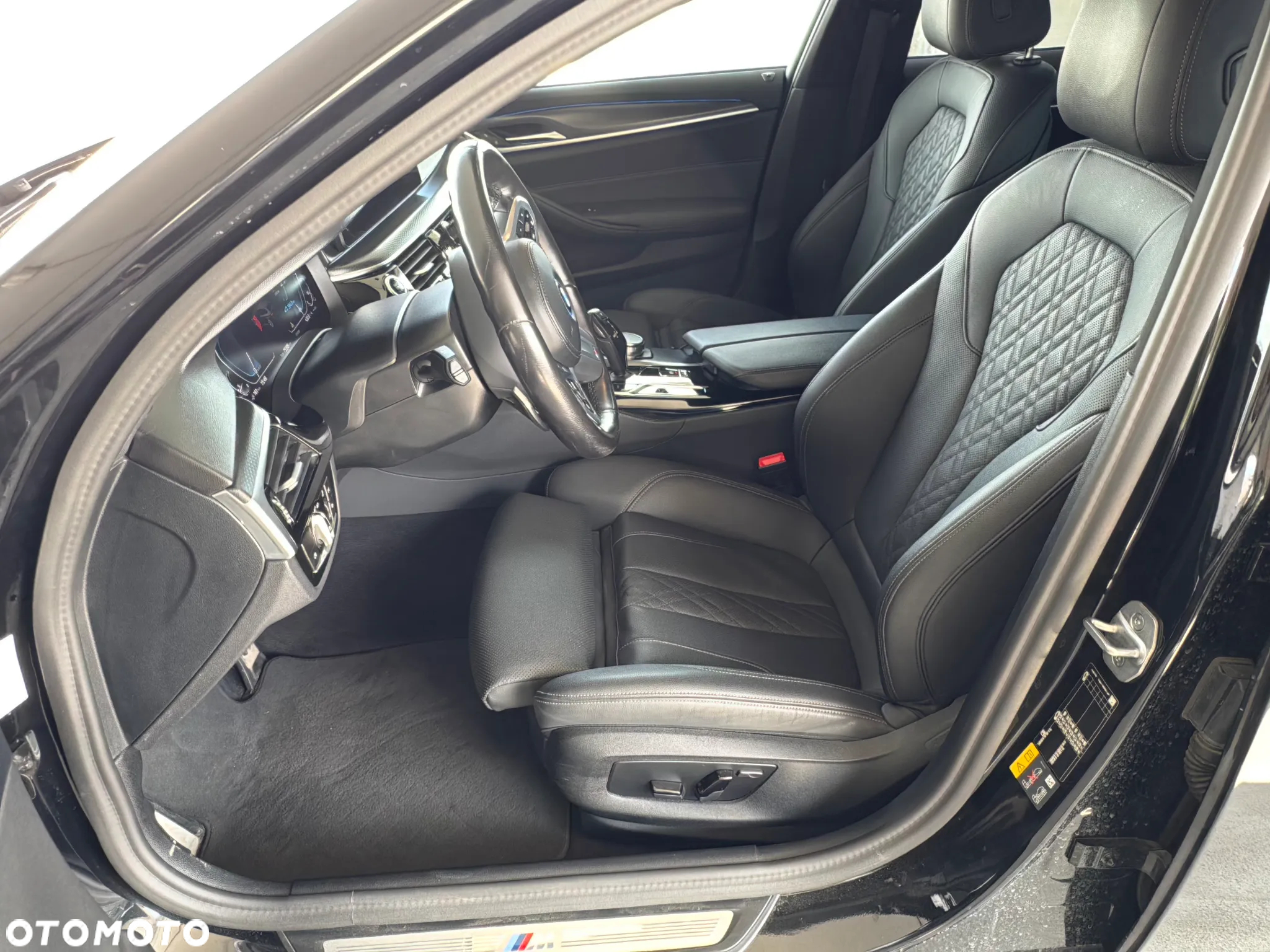 BMW Seria 5 530e xDrive M Sport sport - 9
