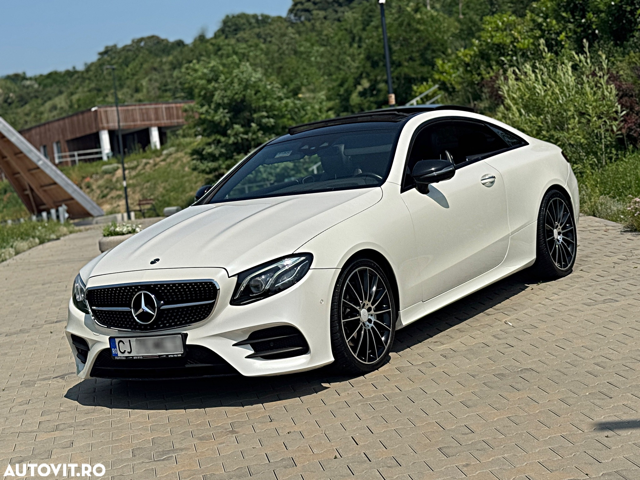 Mercedes-Benz E 220 d Coupe 9G-TRONIC AMG Line - 20