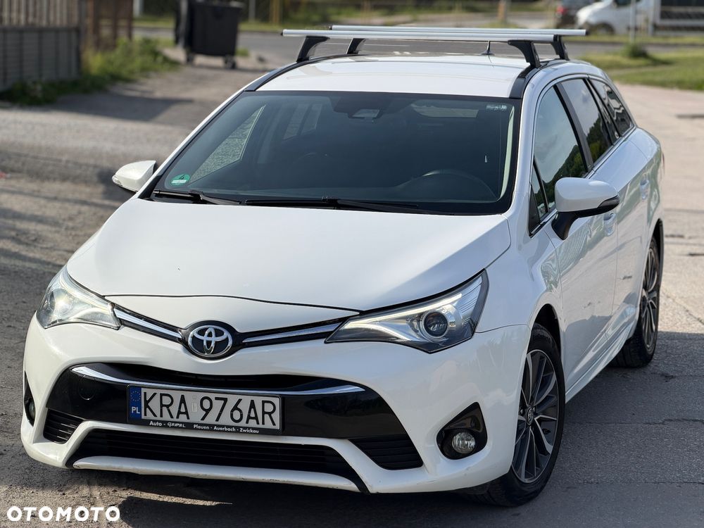 Toyota Avensis 2.0 D-4D Premium - 1
