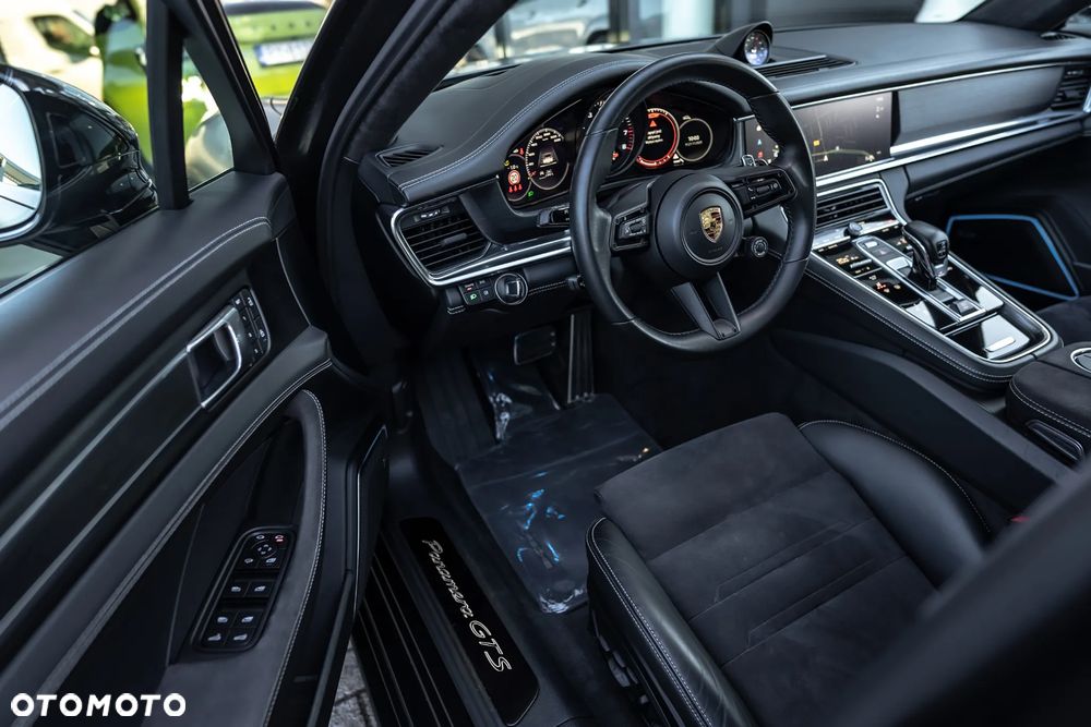Porsche Panamera - 35