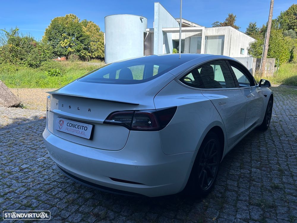 Tesla Model 3 - 9