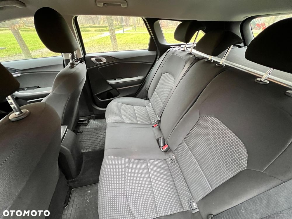 Kia Ceed 1.6 CRDi SCR L Business Line - 25