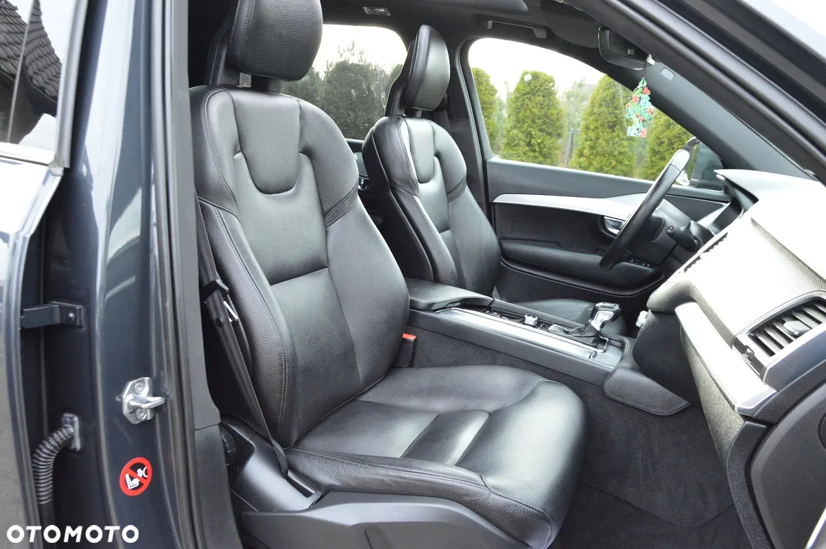 Volvo XC 90 - 35