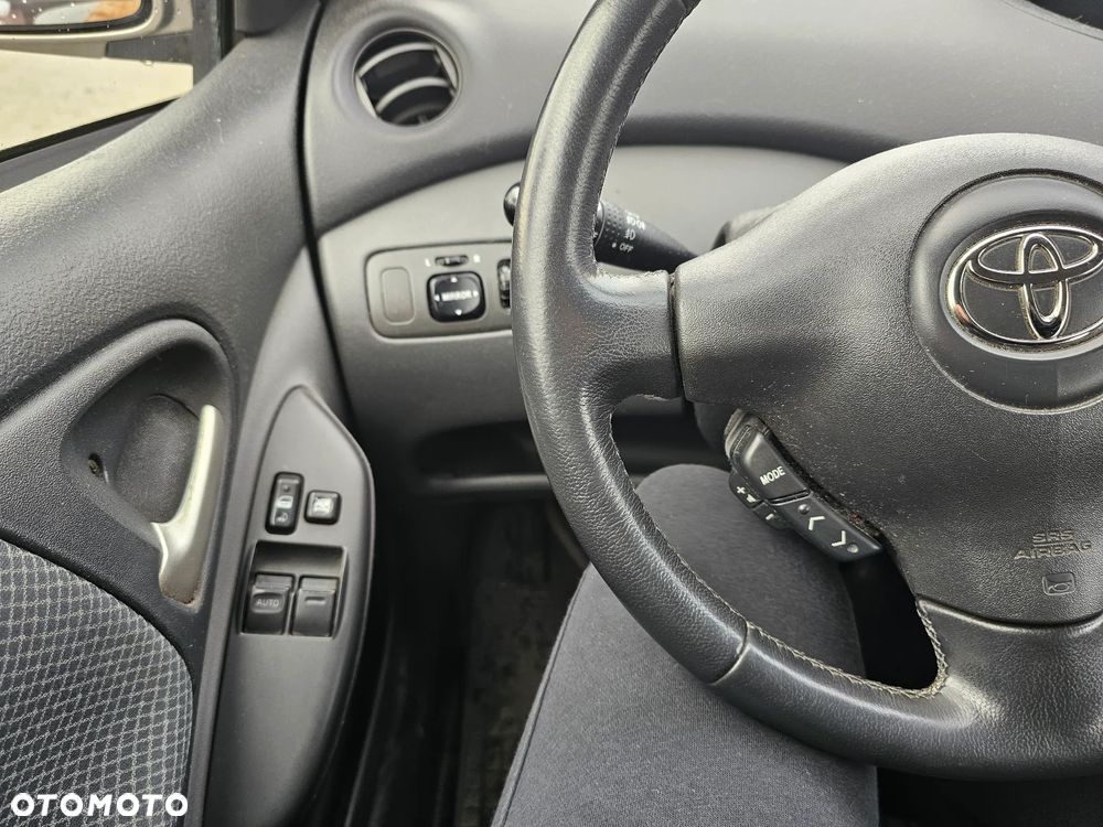 Toyota Yaris 1.3 Sol - 6