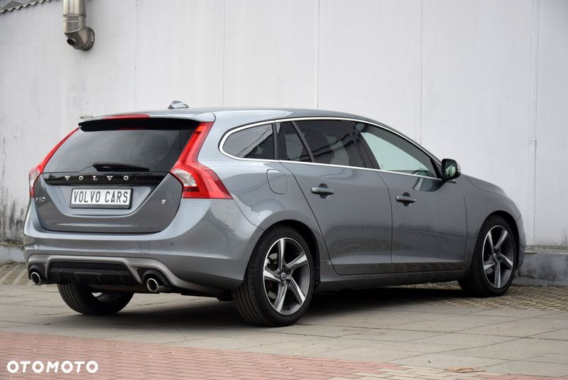 Volvo V60 D4 Geartronic RDesign - 12