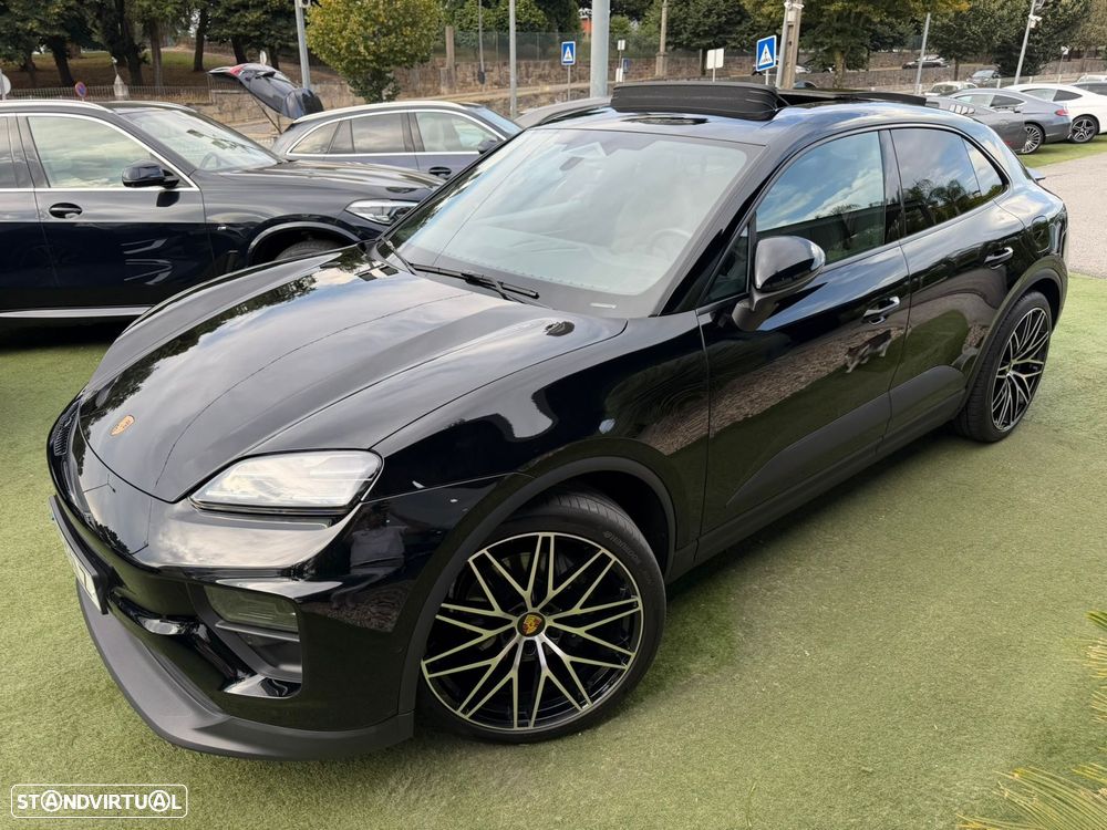 Porsche Macan Electric 4 - 6