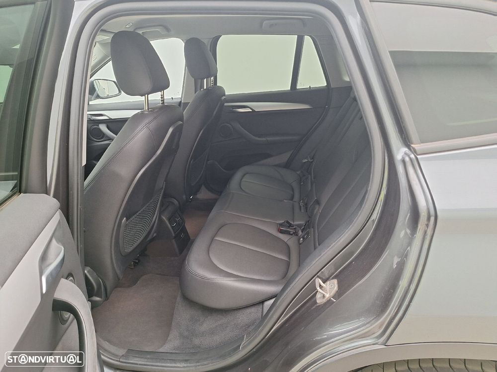 BMW X1 xDrive25e Advantage - 11