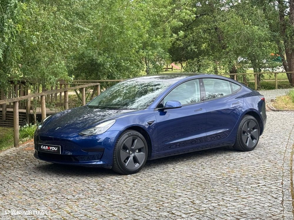 Tesla Model 3 - 4