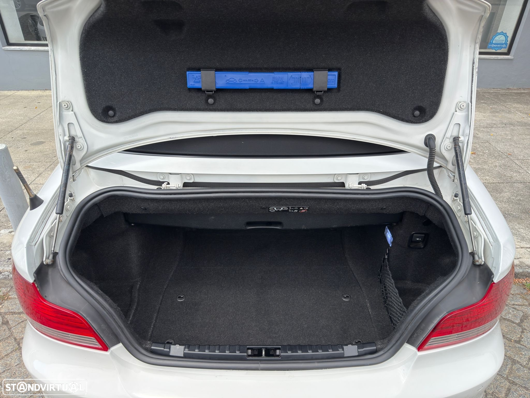 BMW 120 i Cabrio - 32