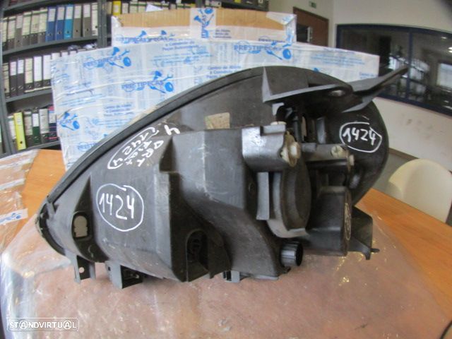 Farol 519371490 P67765991 FIAT GRANDE PUNTO 2015 1.3JTD 84CV 5P PRETO DRT H4 VALEO - 2