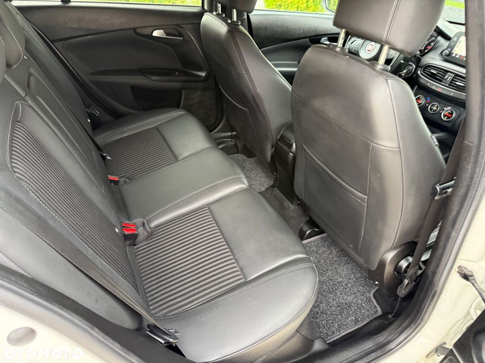 Fiat Tipo 1.4 T-Jet Business Line - 26