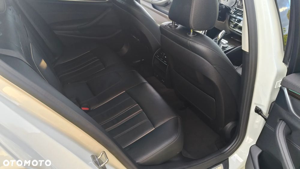 BMW Seria 5 520d xDrive Luxury Line sport - 38
