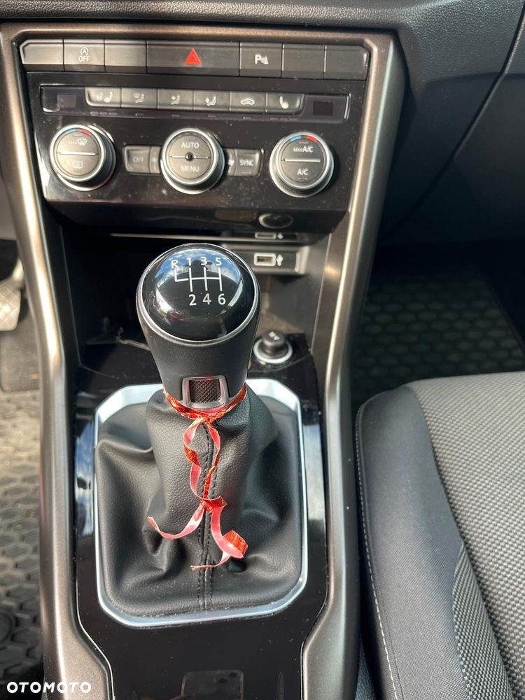 Volkswagen T-Roc 1.0 TSI Advance - 22