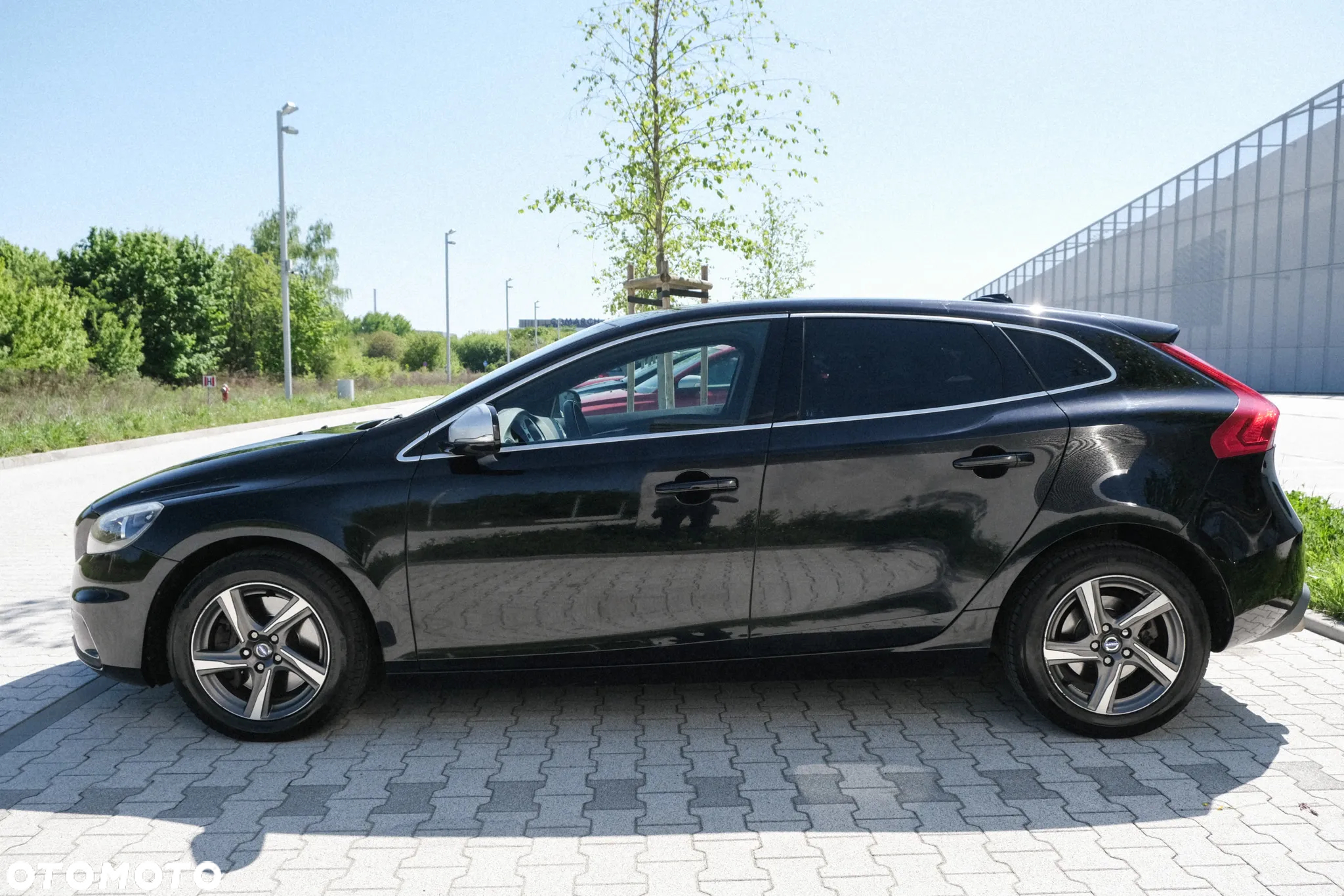 Volvo V40 D4 Drive-E R-Design Momentum - 5