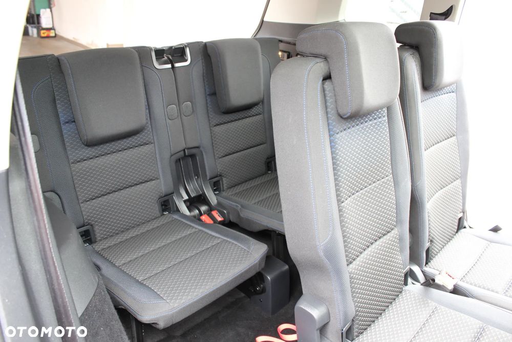 Volkswagen Touran 2.0 TDI BMT United - 32