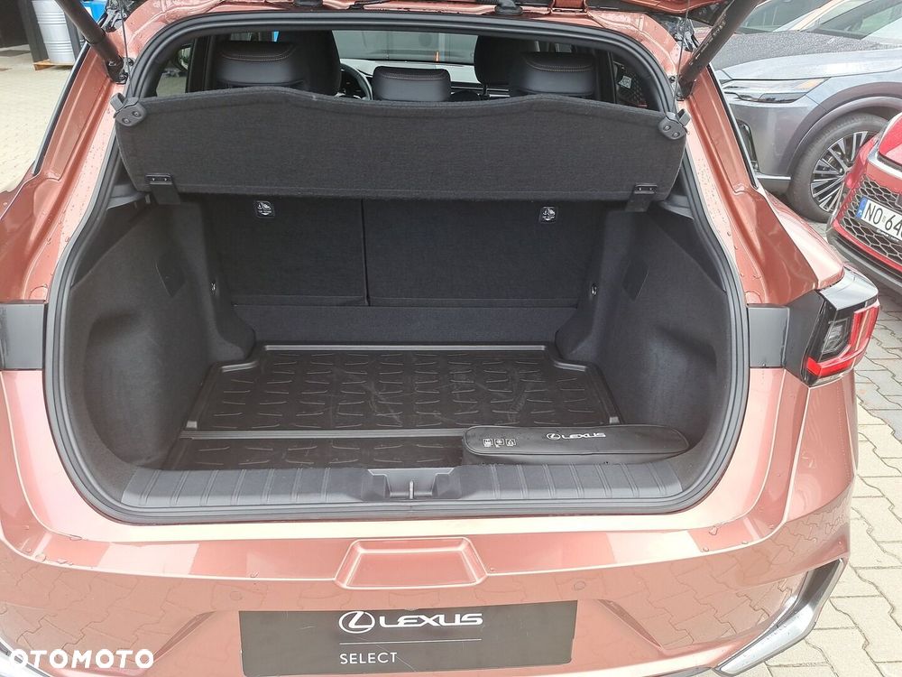 Lexus LBX 1.5 Hybrid Cool - 24