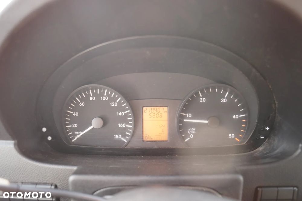 Mercedes-Benz Sprinter - 15