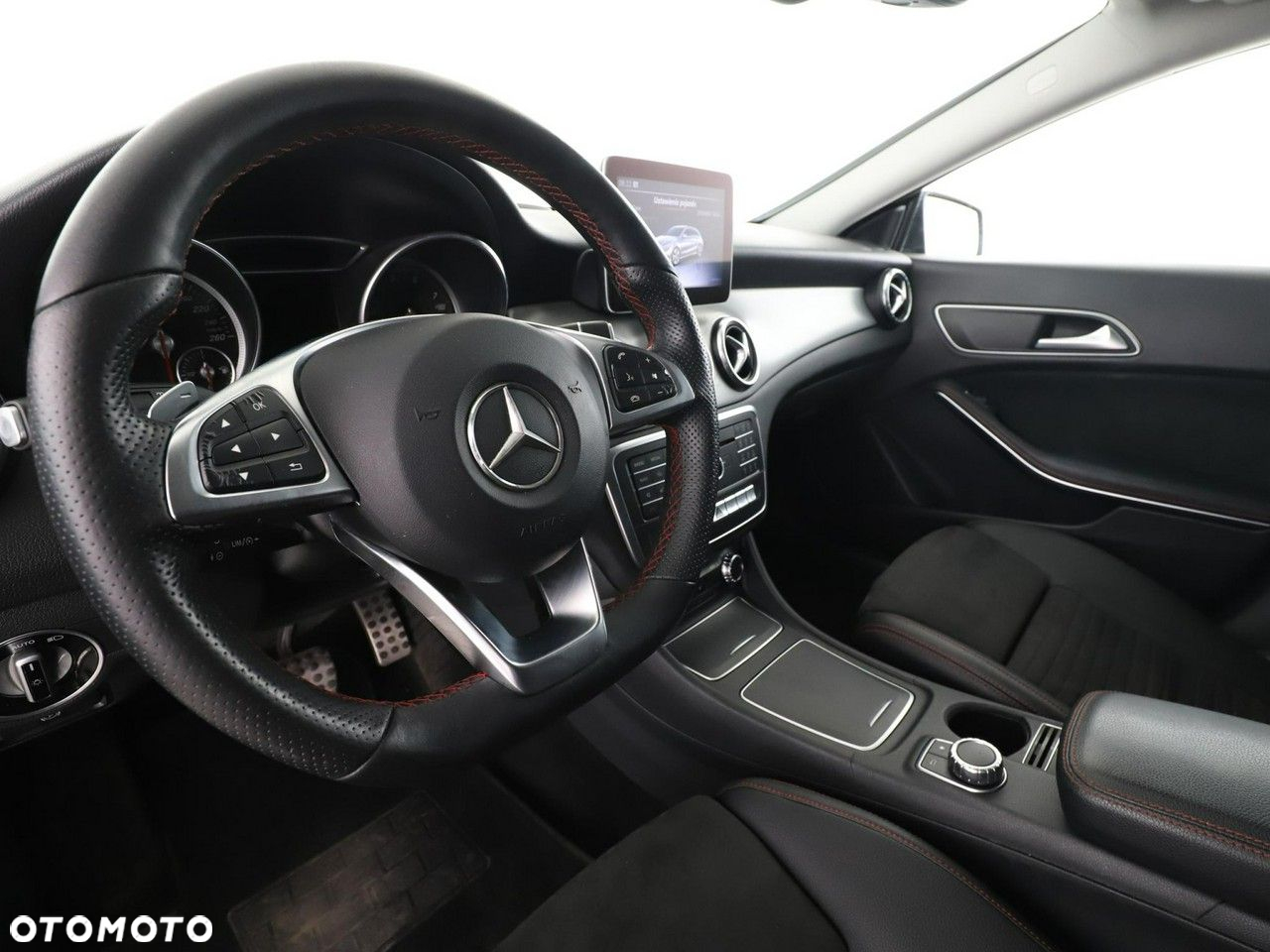 Mercedes-Benz CLA Shooting Brake 180 7G-DCT AMG Line - 14