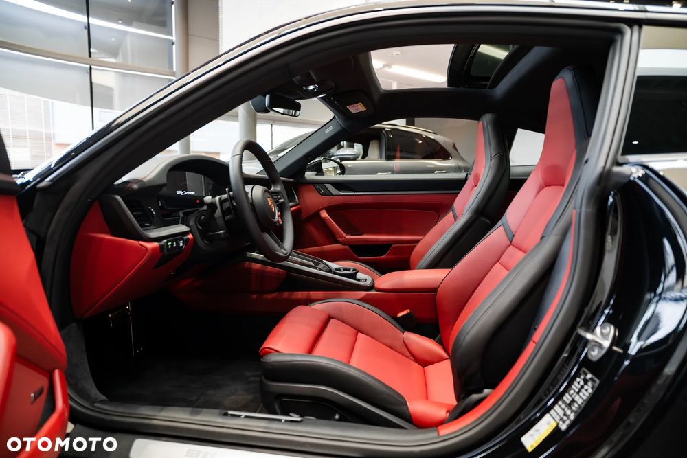 Porsche 911 Carrera - 7