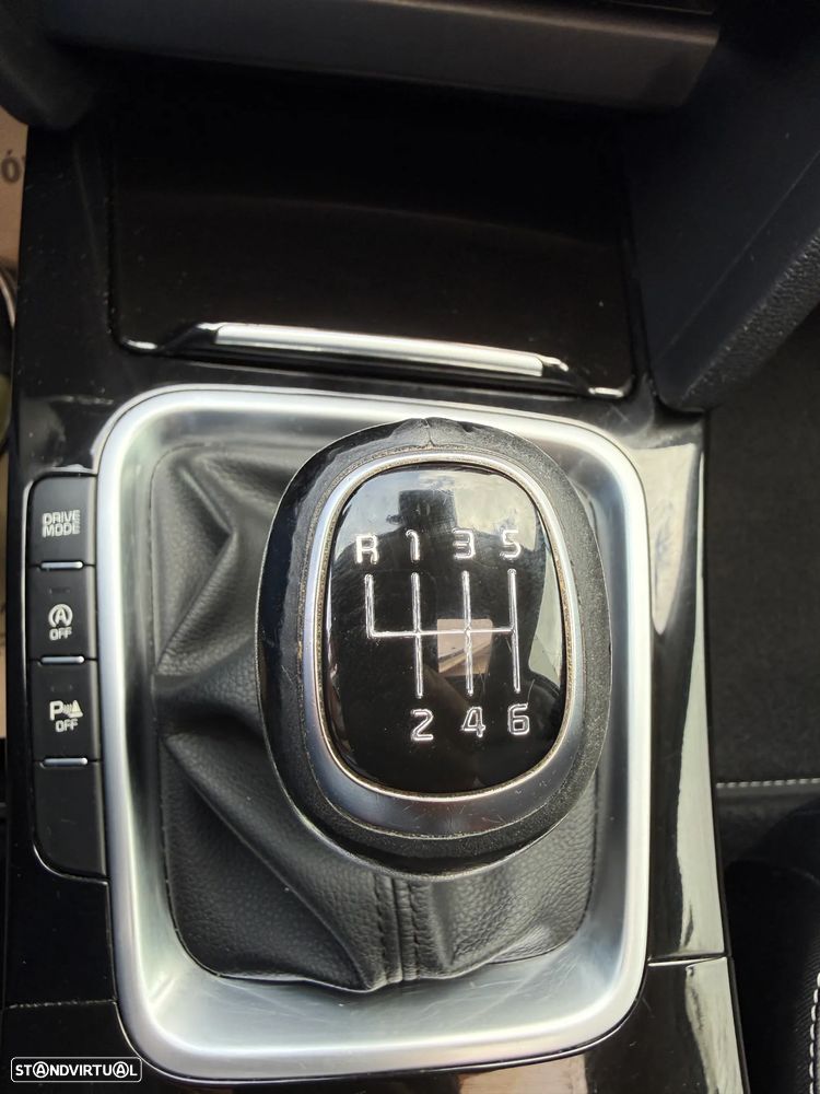 Kia Ceed SW 1.6 CRDi MHEV Drive+SRF - 32