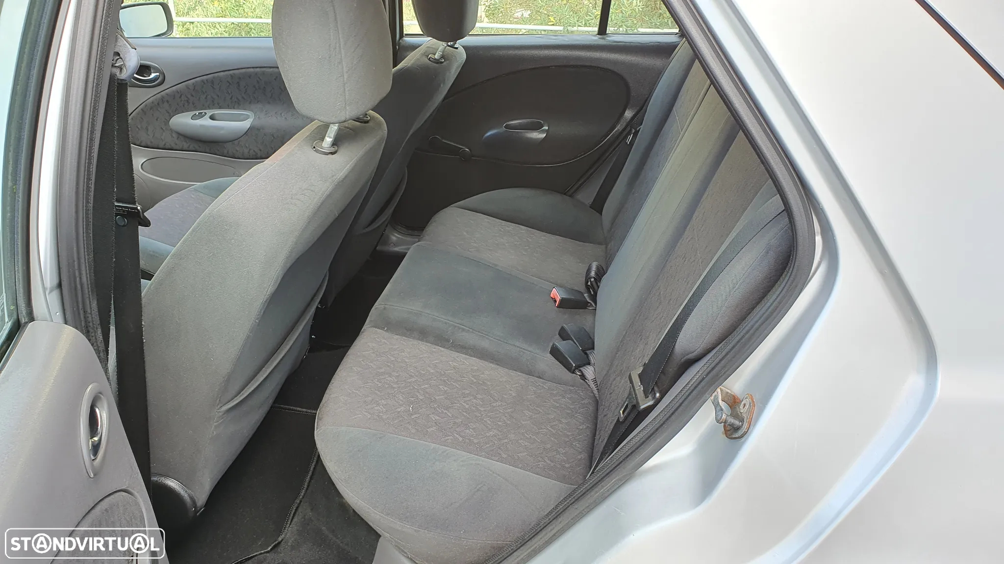Ford Fiesta 1.25 Ghia - 21