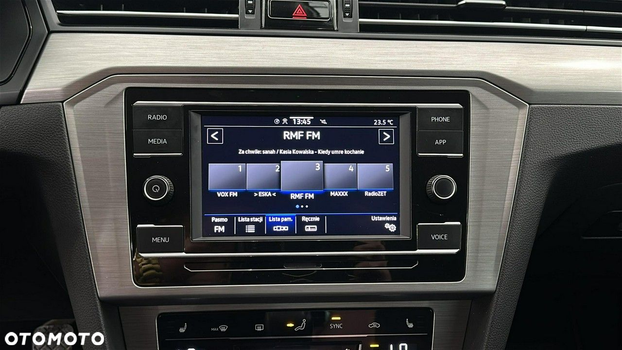 Volkswagen Passat - 20