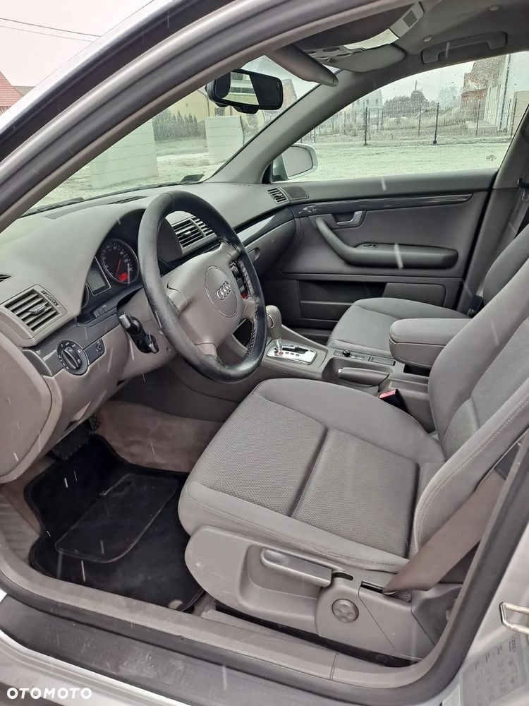 Audi A4 Limousine - 3