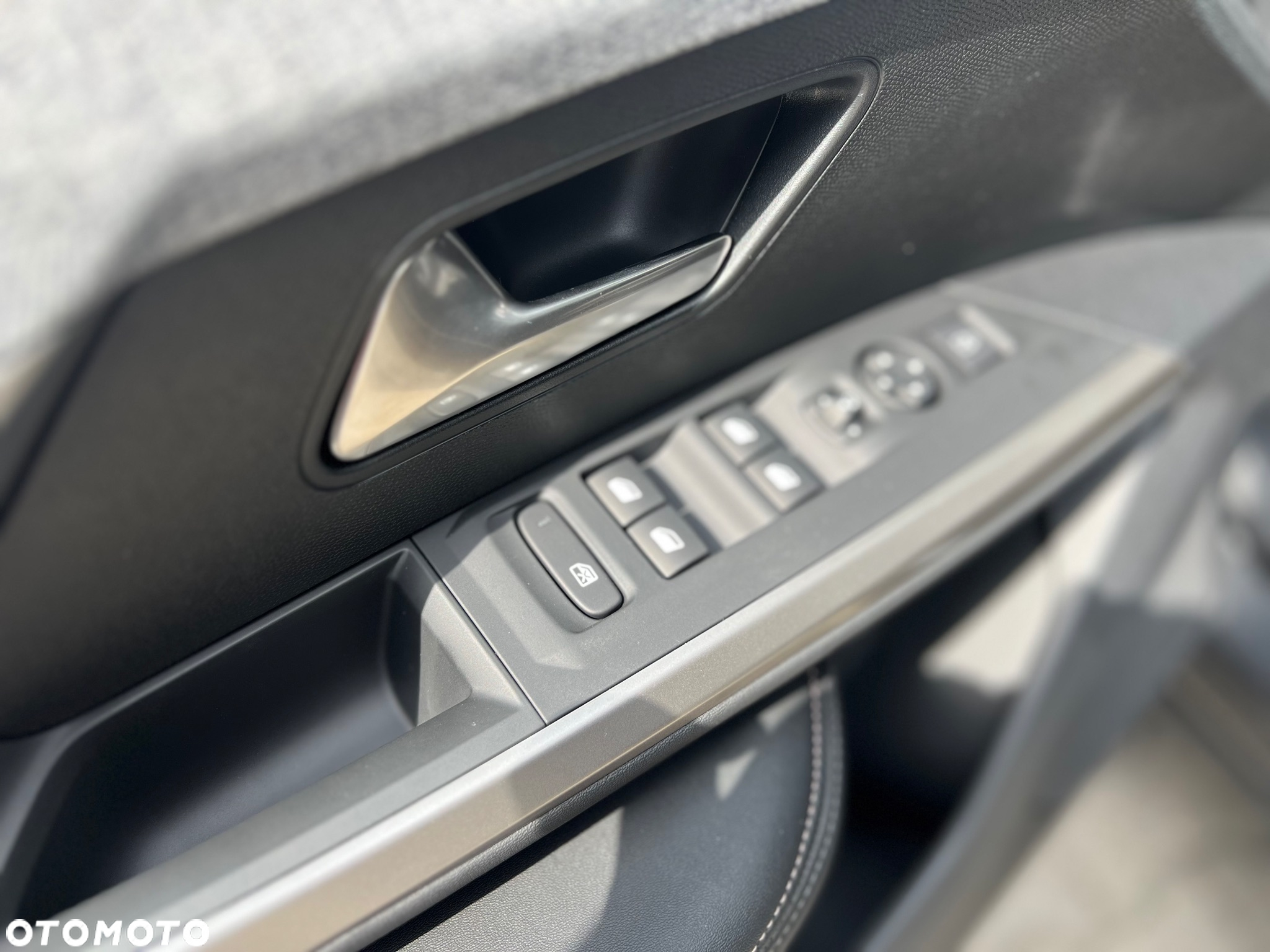 Peugeot 3008 1.2 PureTech mHEV Allure e-DCS6 - 14