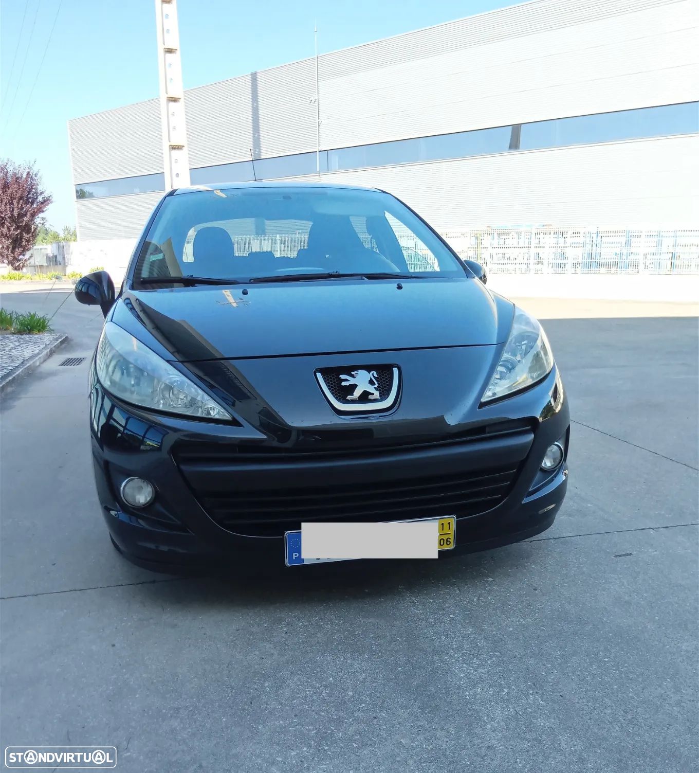Peugeot 207 1.4 16V Trendy - 1