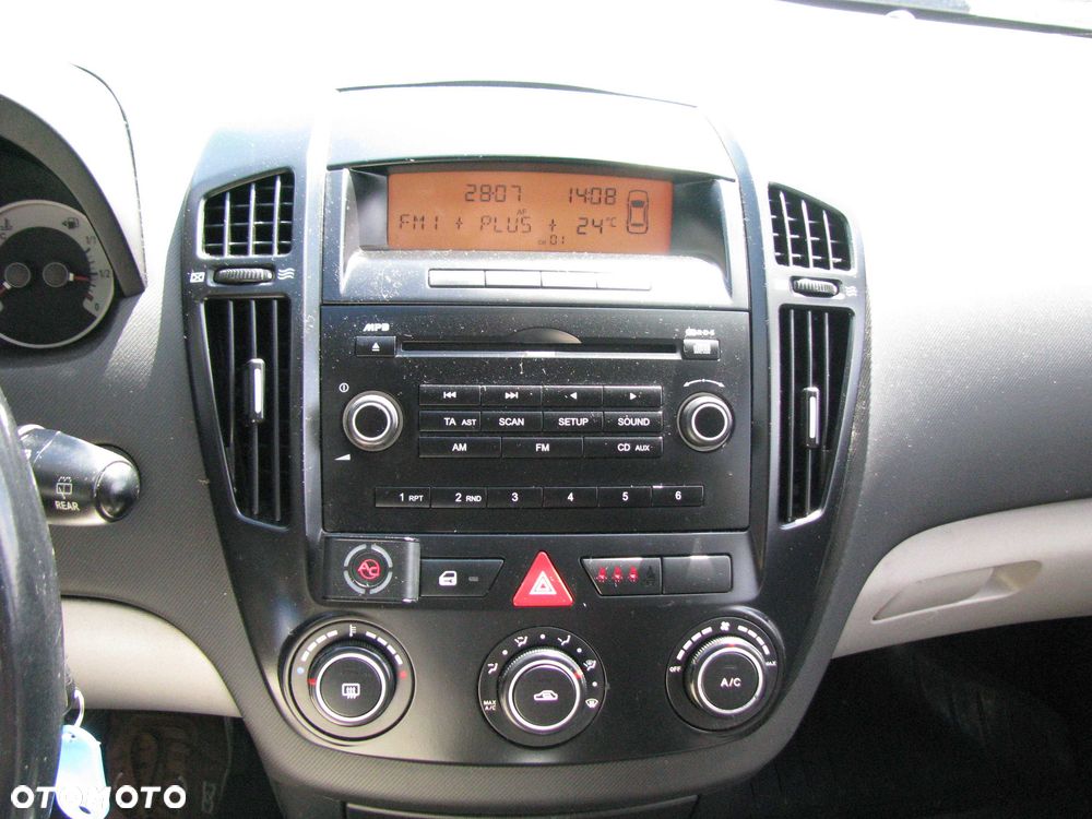 Kia Ceed - 5