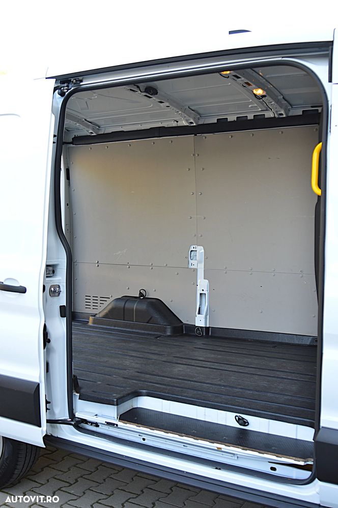 Ford E-TRANSIT L2H2 3500KG N1 - 29