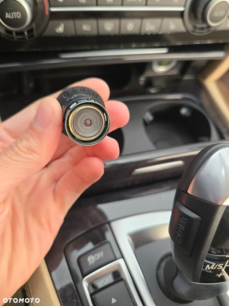 BMW Seria 7 740i - 39