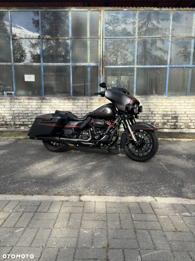Harley-Davidson Touring Street Glide - 6