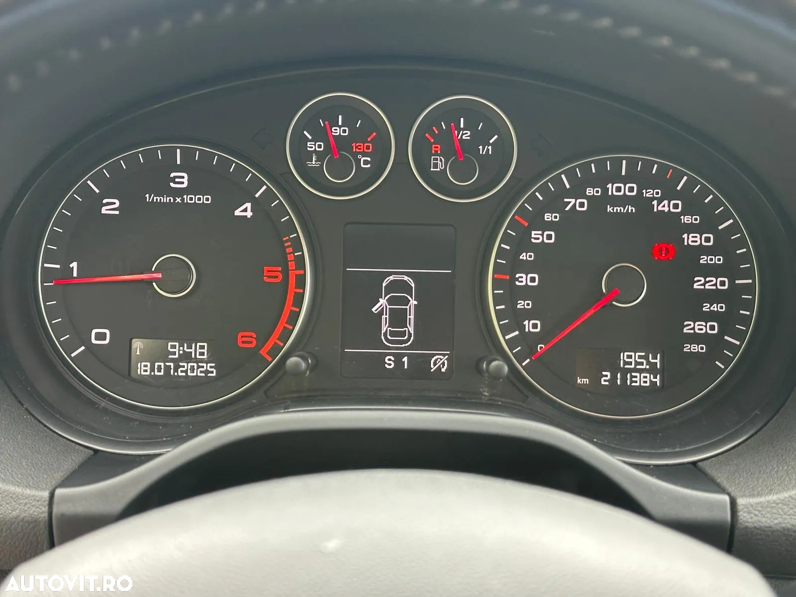 Audi A3 1.6 TDI Sportback S tronic Ambiente - 23