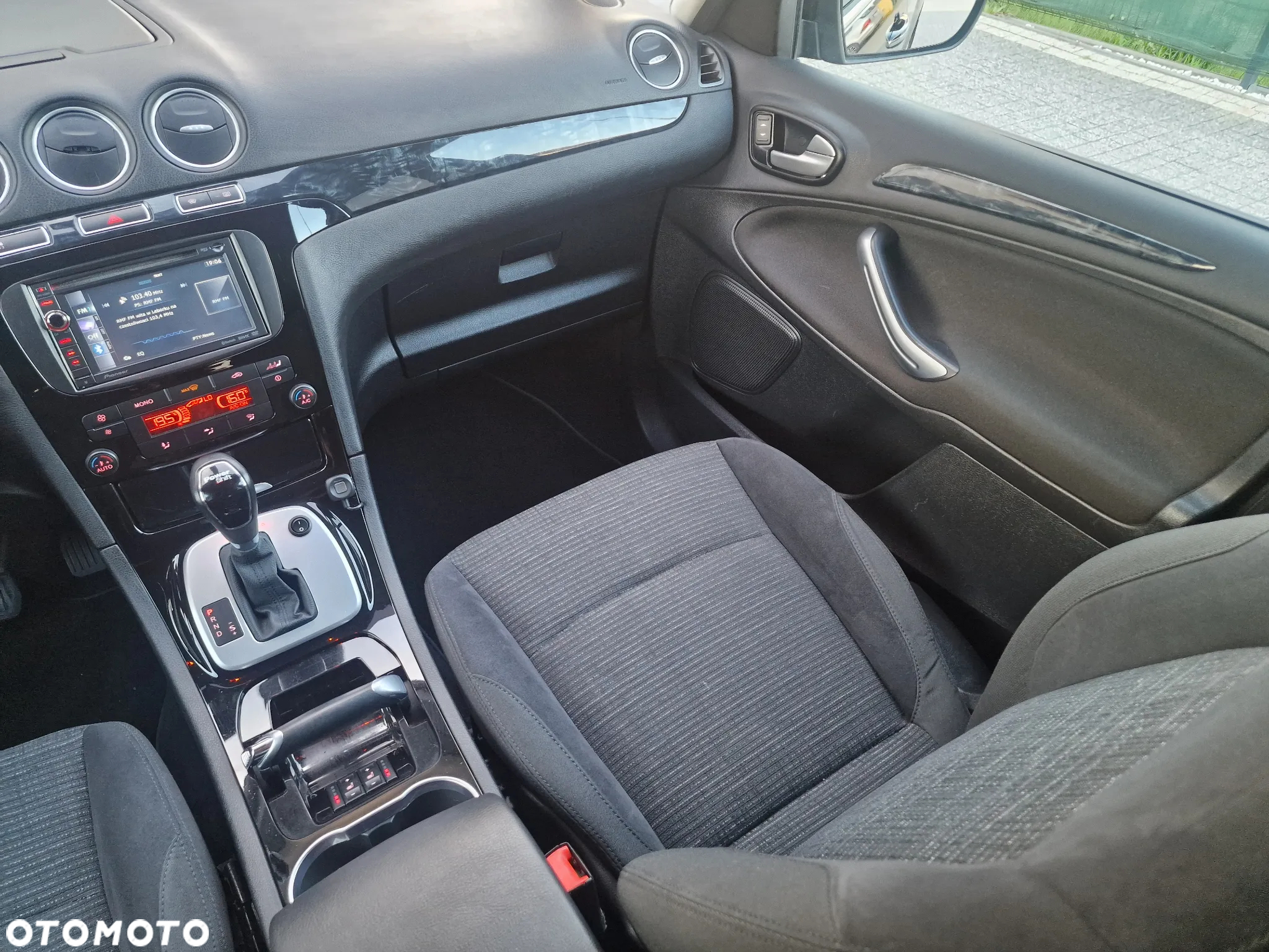 Ford Galaxy 2.0 TDCi Titanium MPS6 - 38