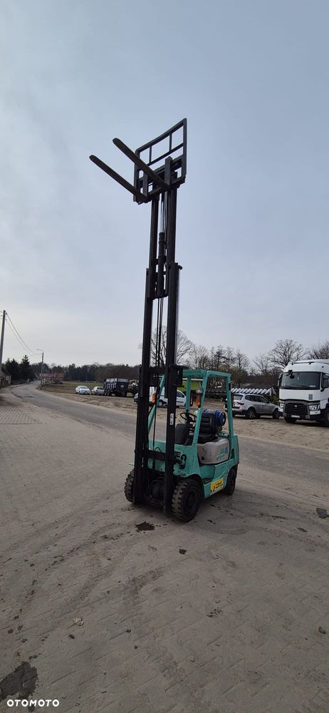 Mitsubishi EF25A - 14