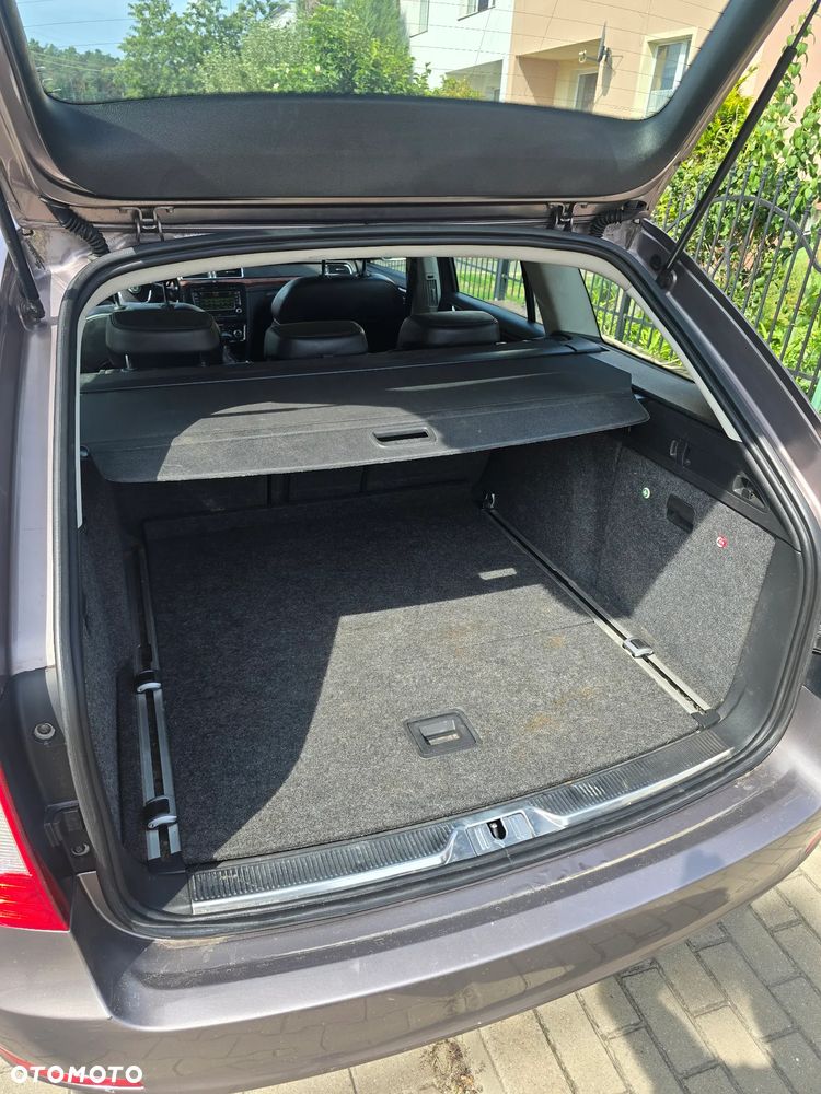Skoda Superb 2.0 TDI Elegance DSG - 9