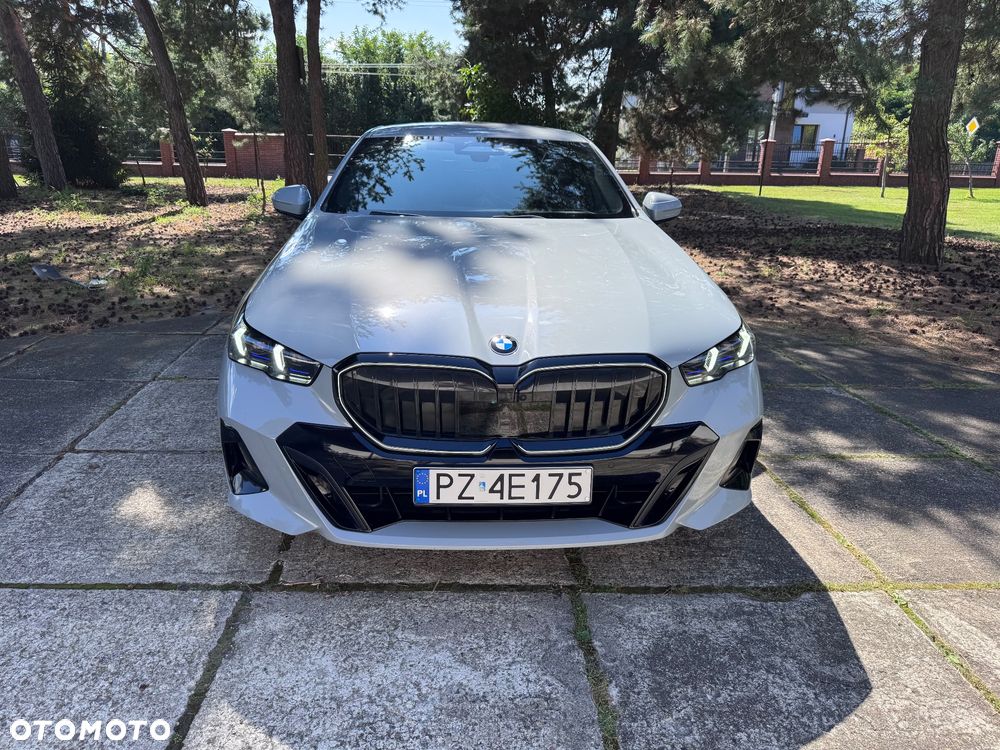 BMW Seria 5 520d xDrive mHEV M Sport - 4